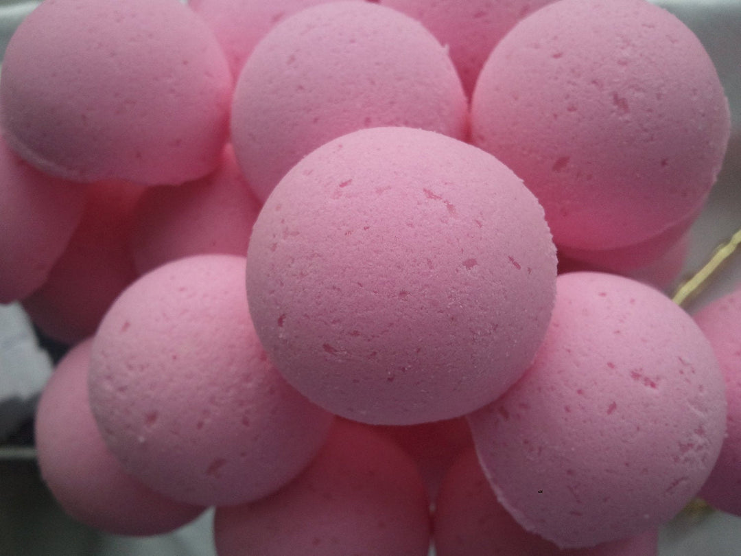 14 Bath Bombs in Plumeria Fragrance Gift Bag