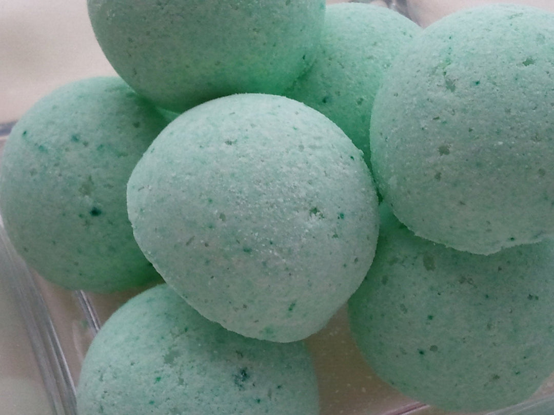 14 Bath Bombs 1 oz each (Rosemary Mint) Gift Bag