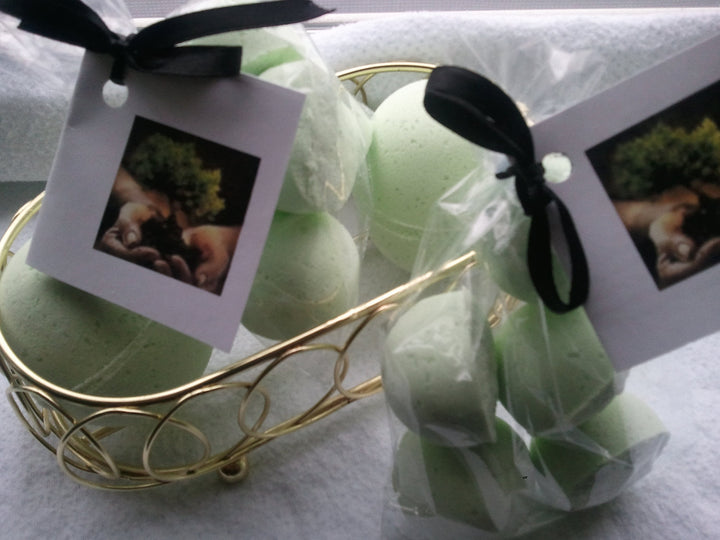 14 Bath Bombs in Bonsai Fragrance Gift Bag