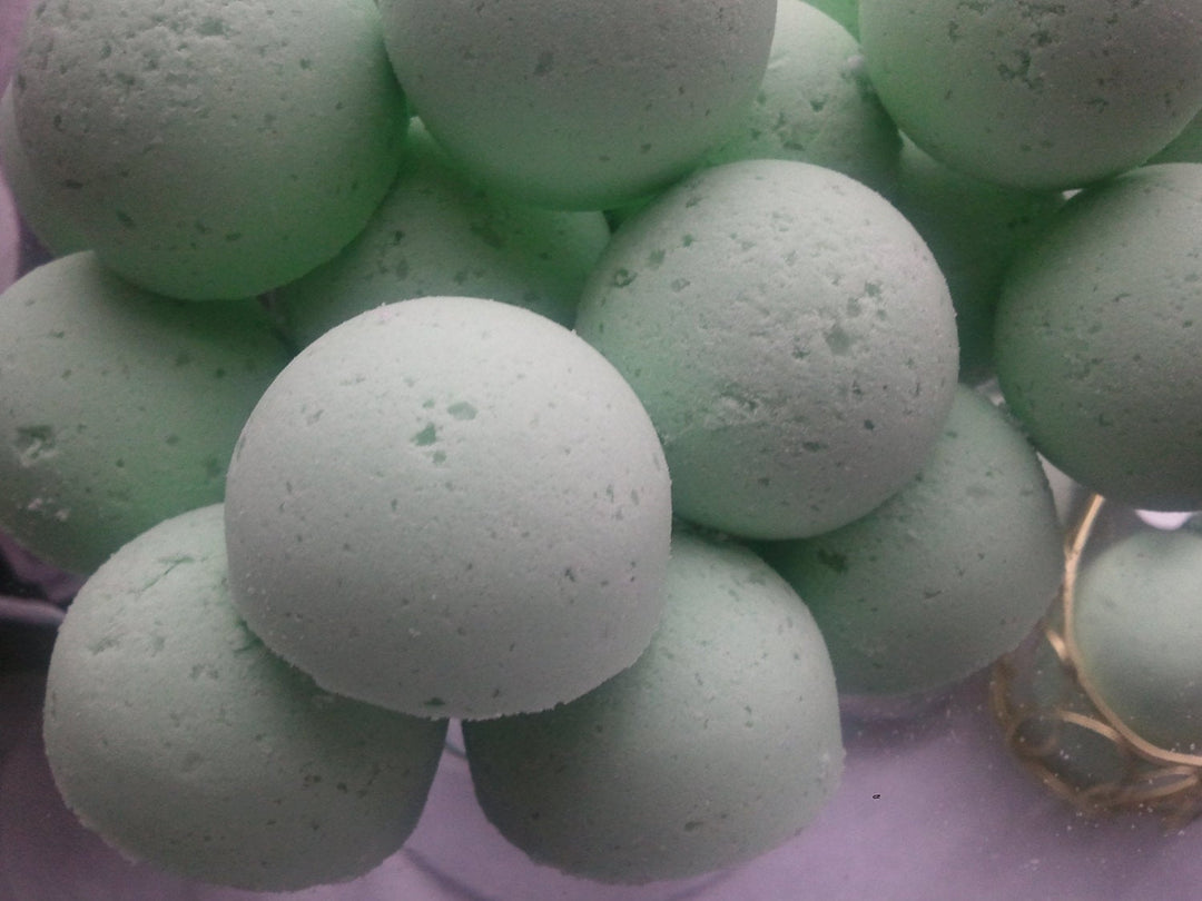 14 Bath Bombs (Select from over 100 Fragrances) our Little Bag of Balls (Fragrances E thru L)