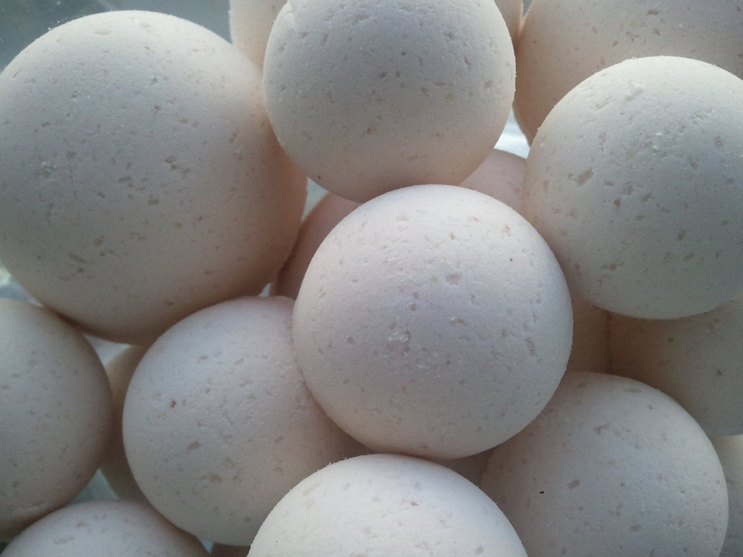 14 Bath Bombs in Vanilla Fragrance Gift Bag