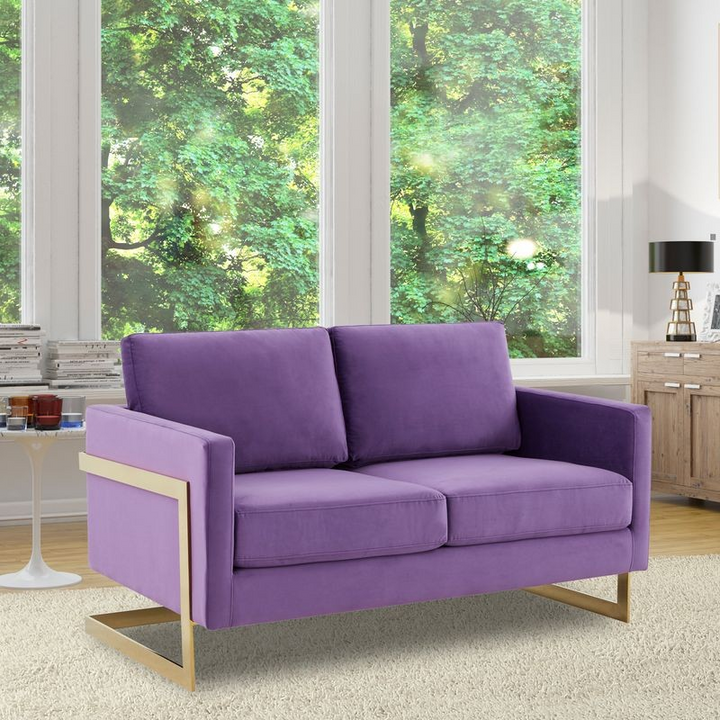 LeisureMod Lincoln Modern Mid-Century Upholstered Velvet Loveseat with Gold Frame Purple with Background.