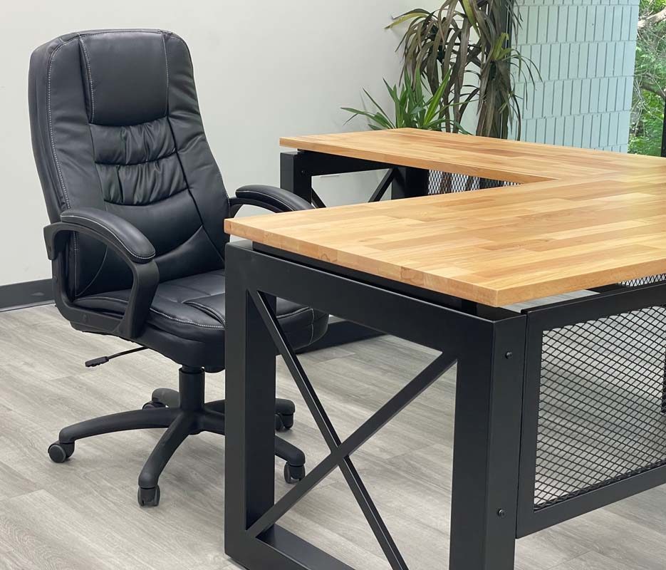 Tufted Black Leather High Back Swivel Chair with Desk